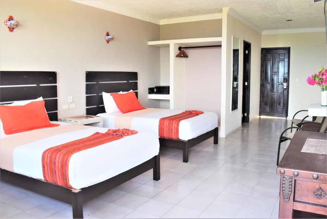 Hacienda Morelos Beachfront Hotel Puerto Morelos Bagian luar foto